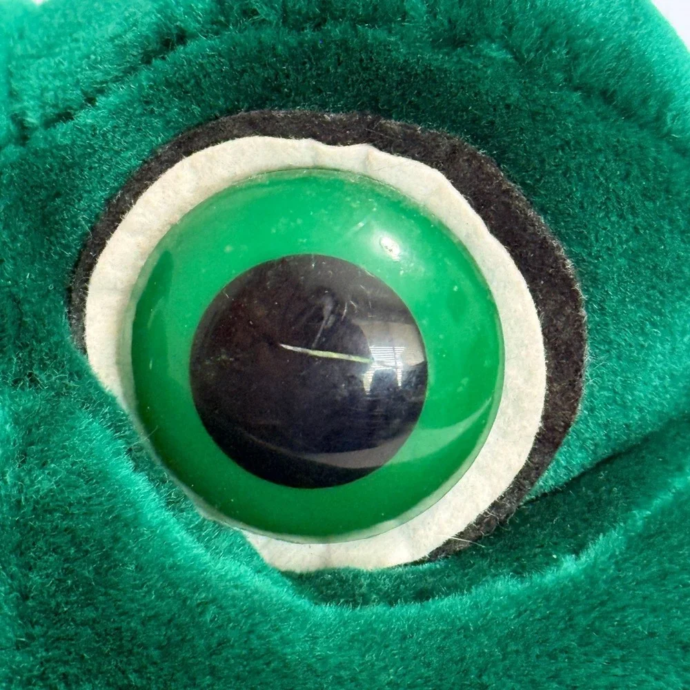 Russ Smooches Frog Plush Big‎ Eyes Red Lips Green 9 inch Polyester Fiber 25566P